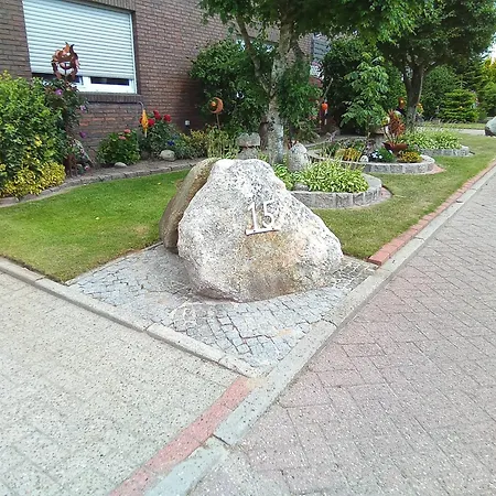 Huus Bi'd Flinten * Эзенс